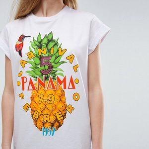 Print T-Shirt with Vintage Badges